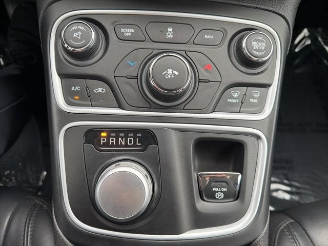 2017 Chrysler 200 Limited Platinum