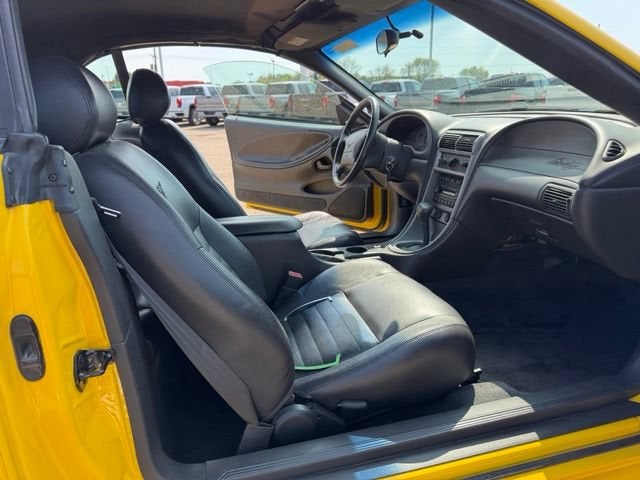 2004 Ford Mustang GT Deluxe