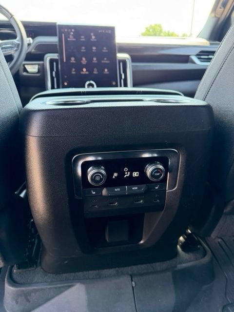 2025 GMC Yukon Elevation