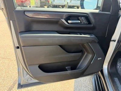 2025 GMC Yukon Elevation