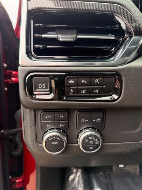 2025 GMC Yukon Elevation