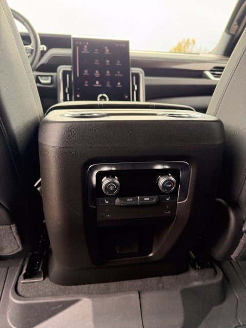 2025 GMC Yukon Elevation