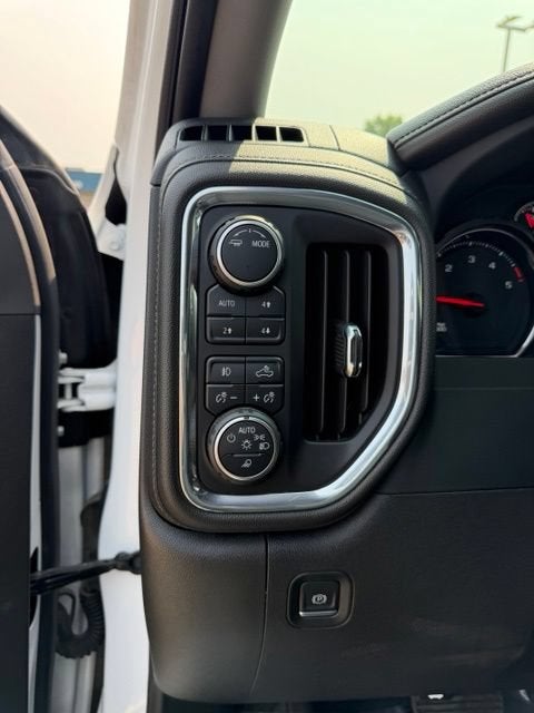 2023 Chevrolet Silverado 3500HD LTZ - Photo 11