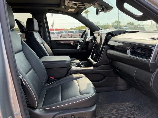 2025 GMC Yukon Elevation