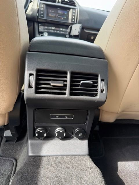 2018 Jaguar F-PACE 25t Premium