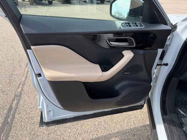 2018 Jaguar F-PACE 25t Premium